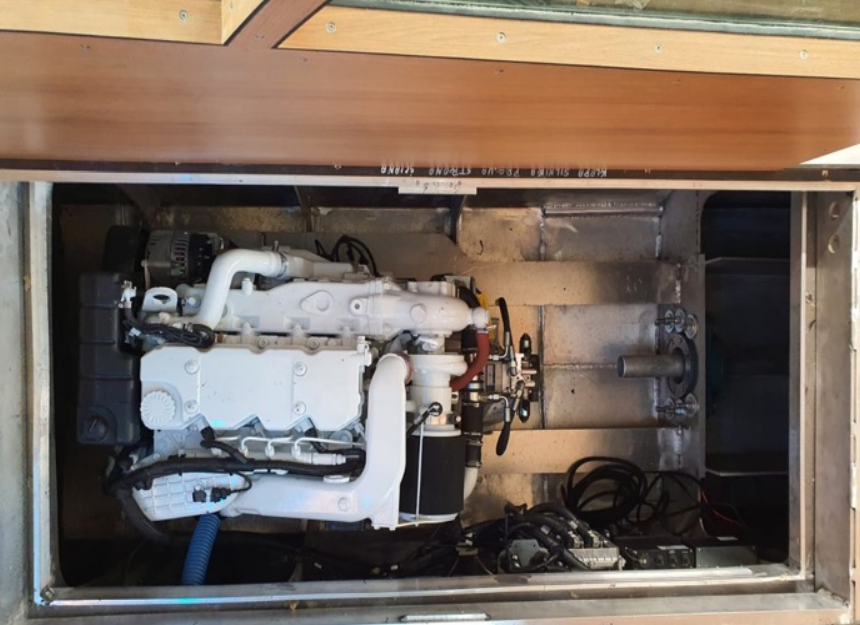 Houseboat Holiday Sun Deck 60