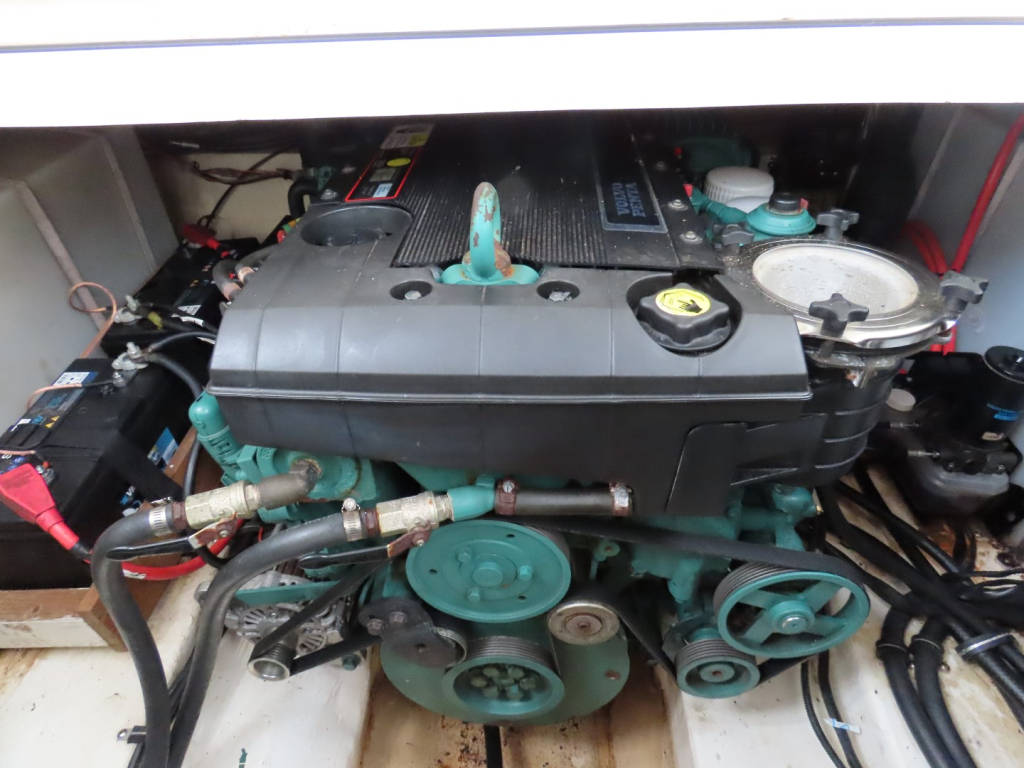 Larson Cabrio 274