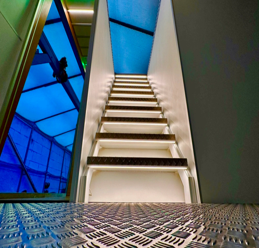 Houseboat Holiday Sun Deck 60