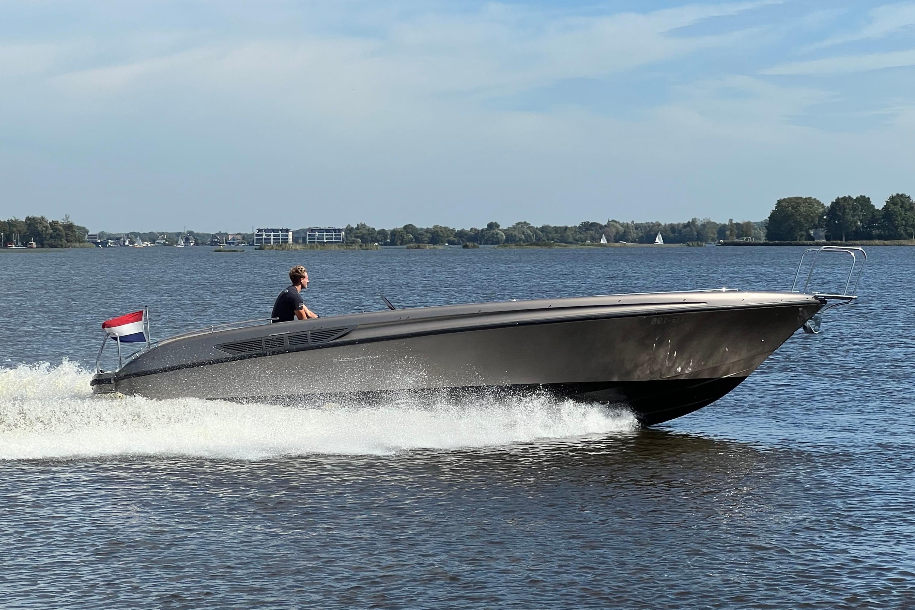 Riva Shuttle hoofdfoto: 1