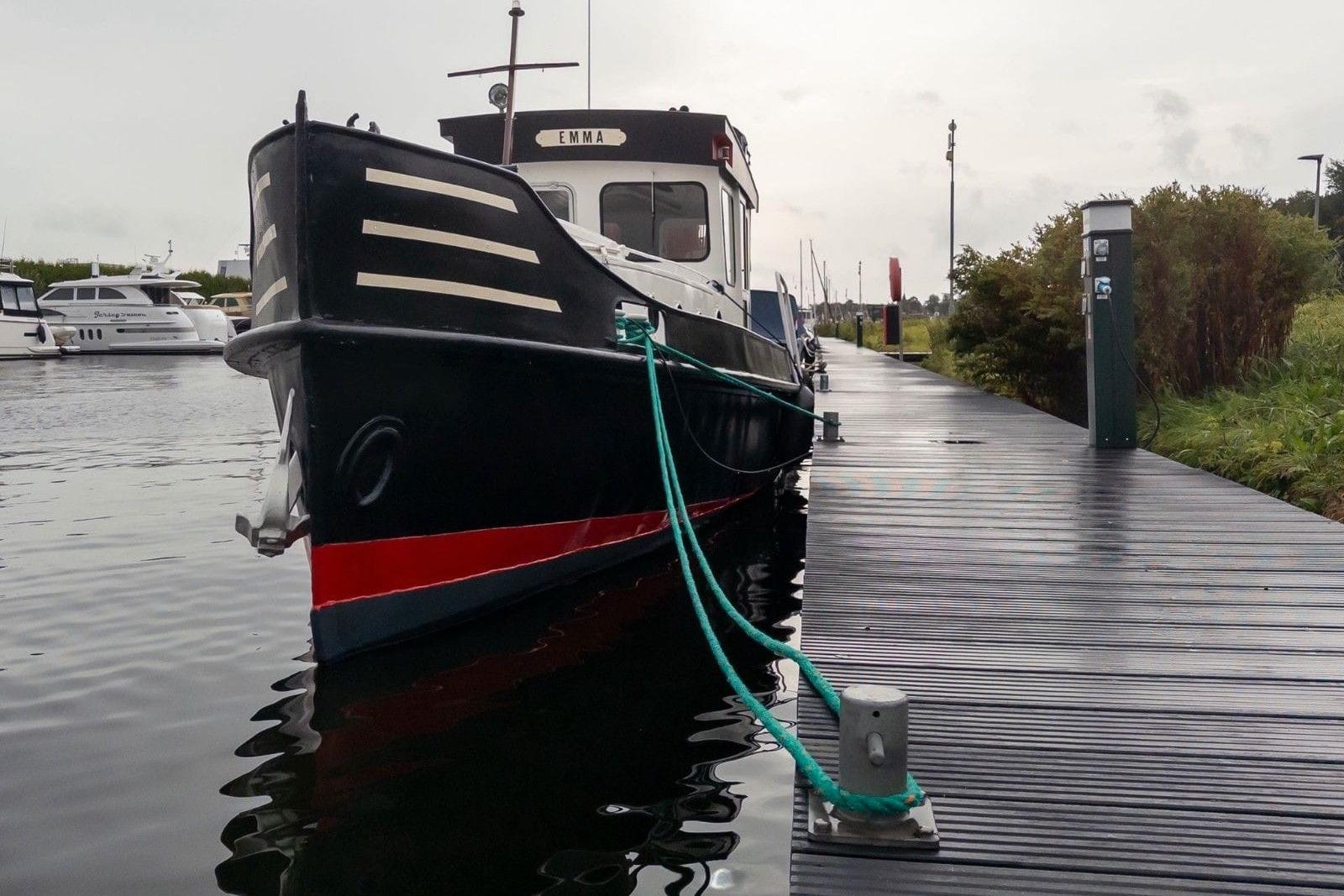 Lemsteraak motorjacht