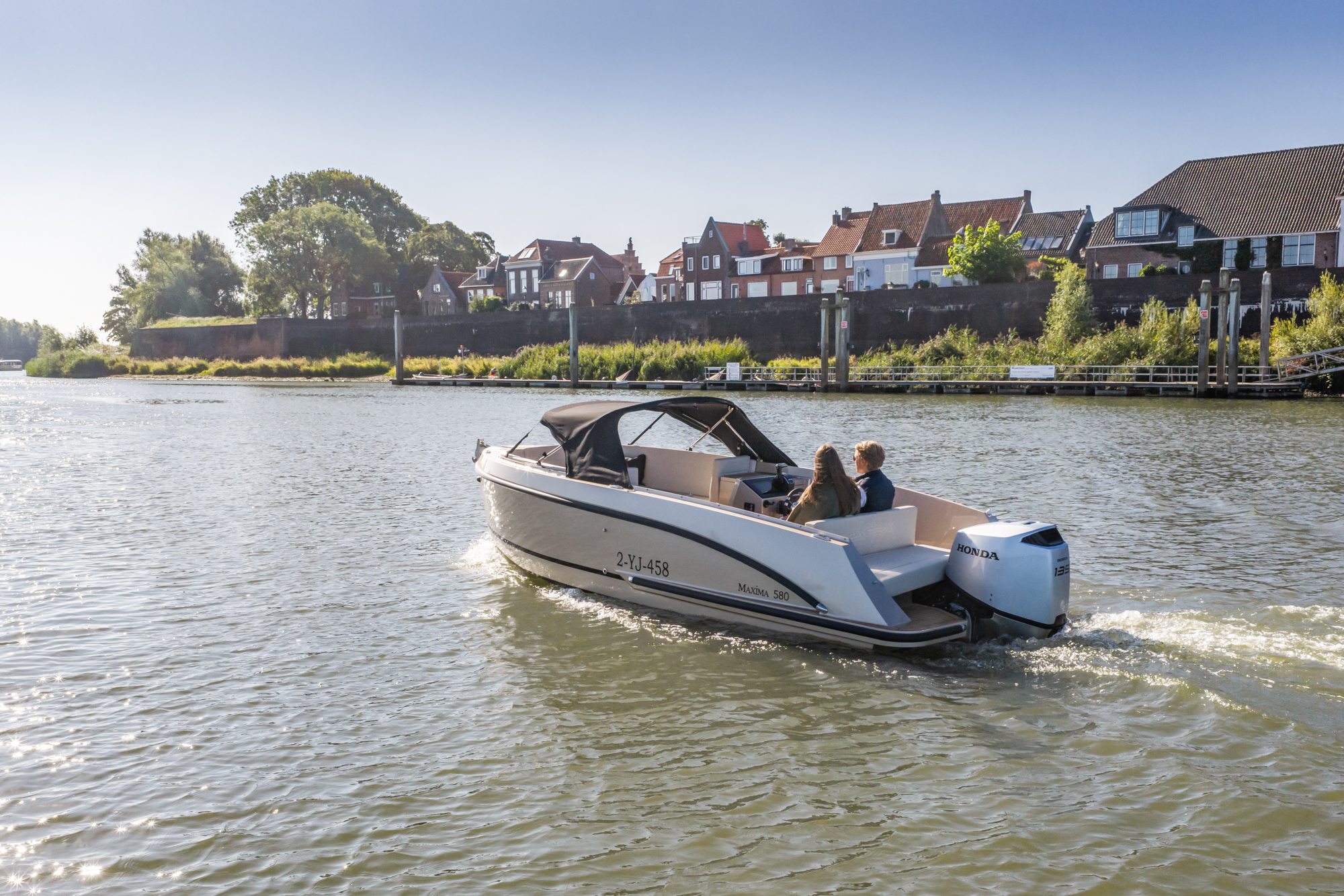Maxima Boats 580 Sport Lounge