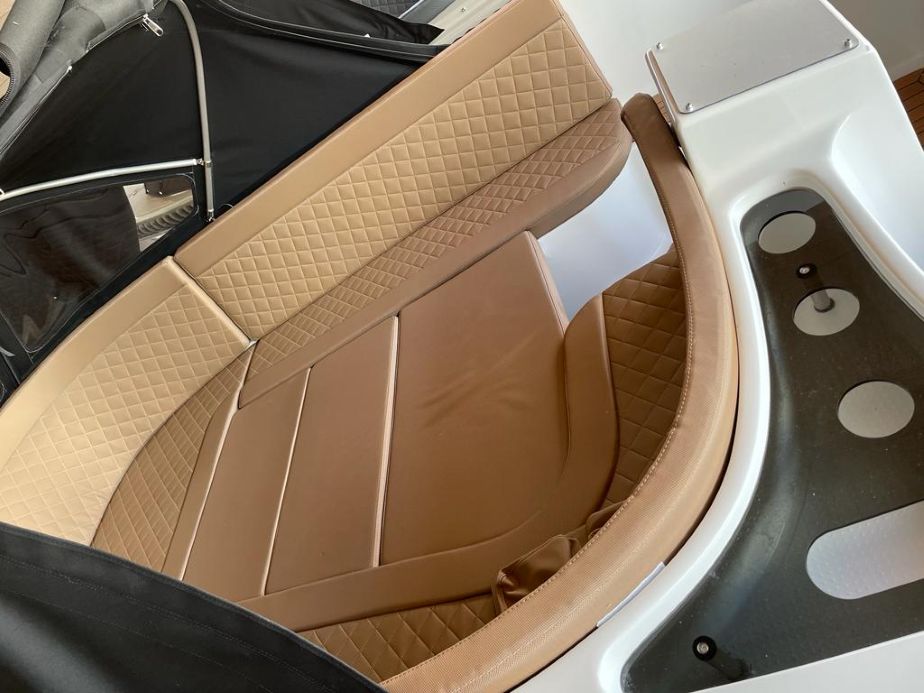 Corsiva 570 new age wit Suzuki 9.9pk