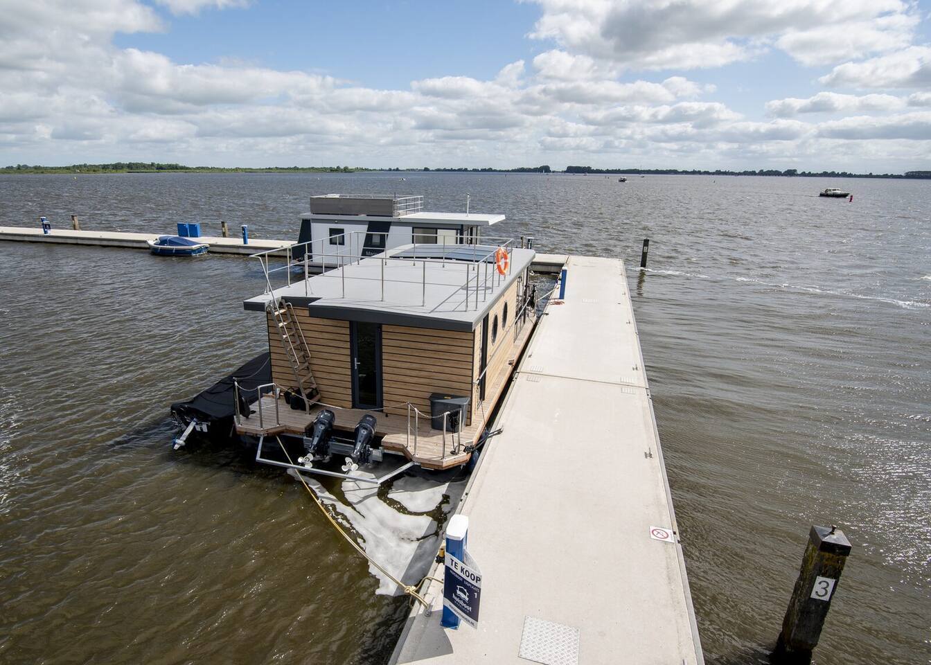 La Mare Houseboat Apartboat XL