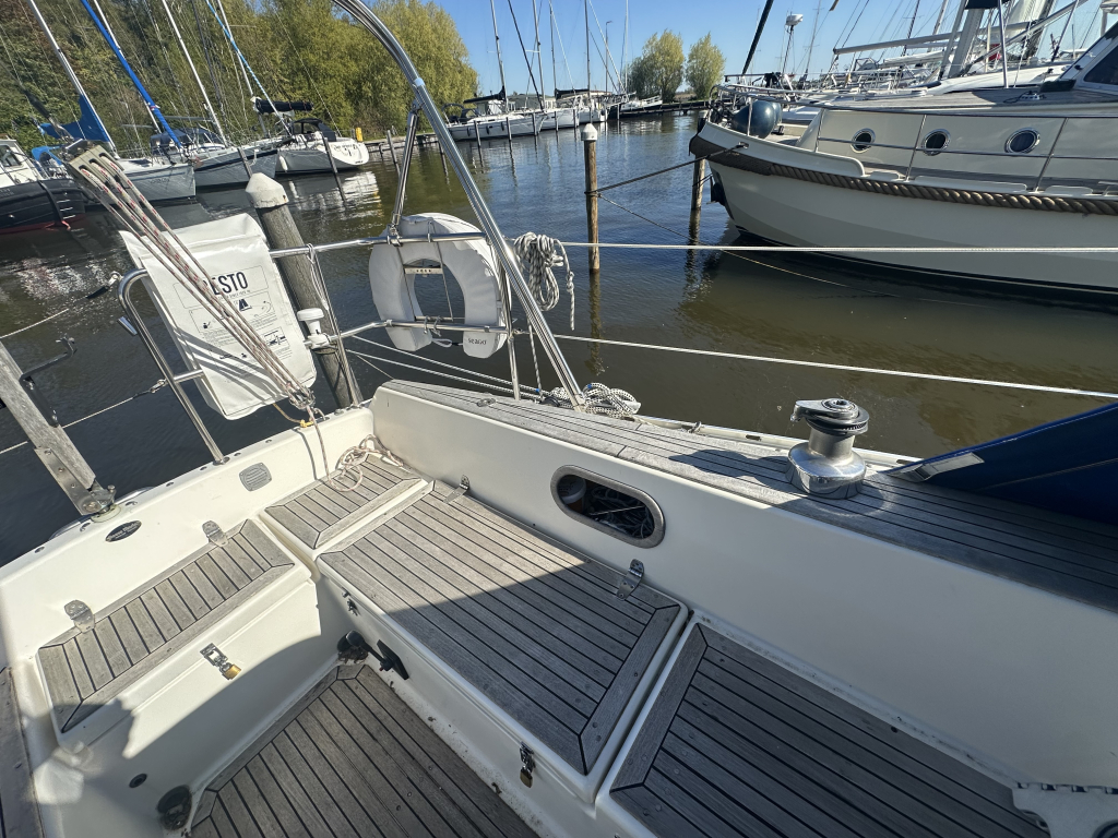 Arcona 32