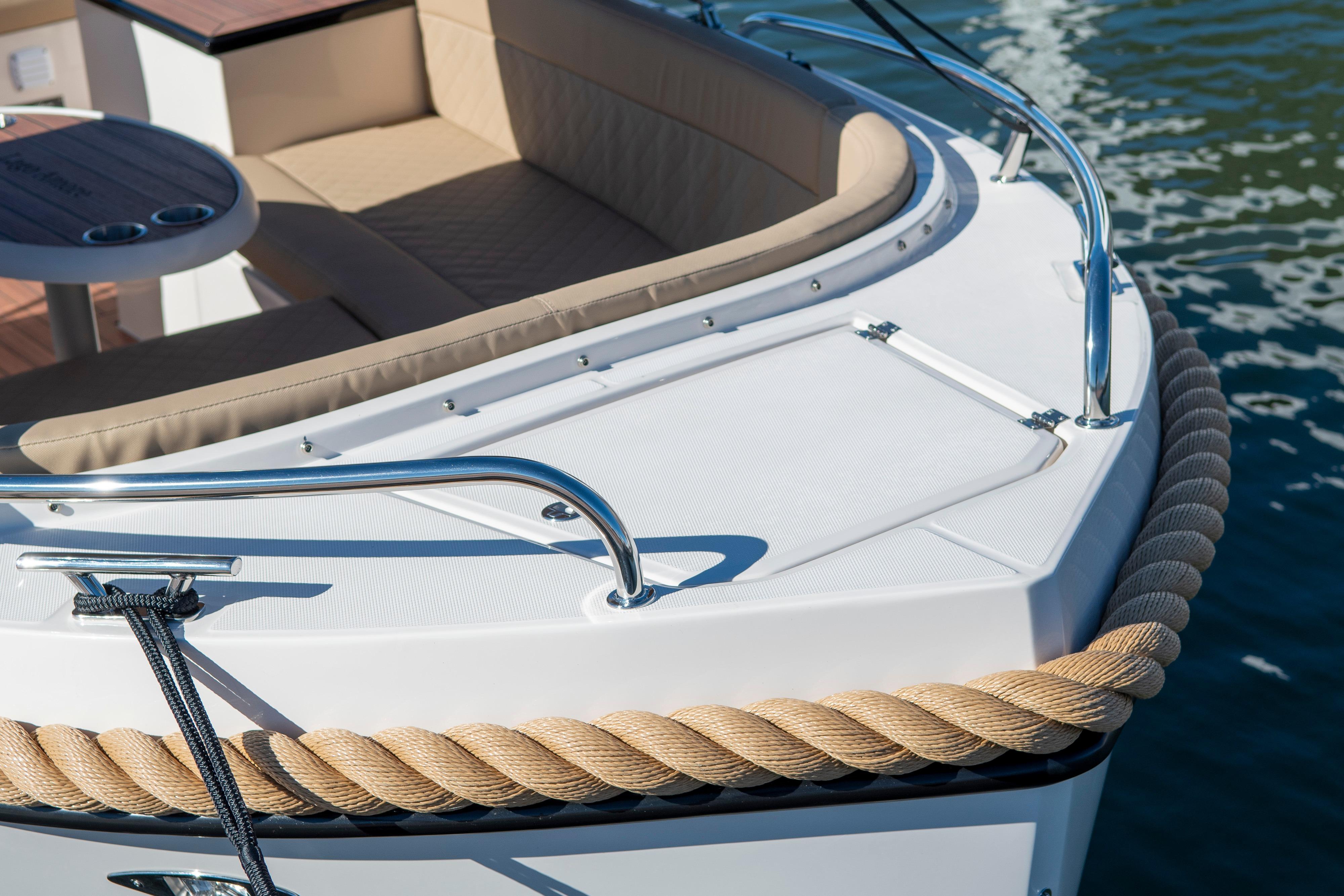 Lago Amore 606 Tender