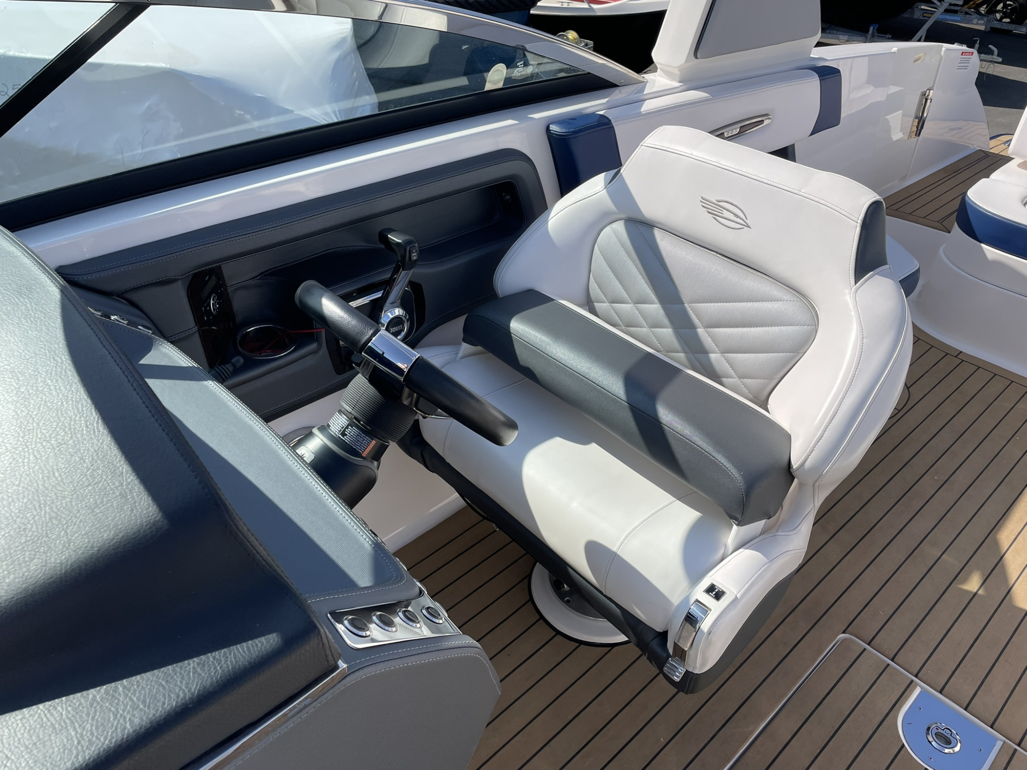 Chaparral 277 SSX met Volvo 380 pk