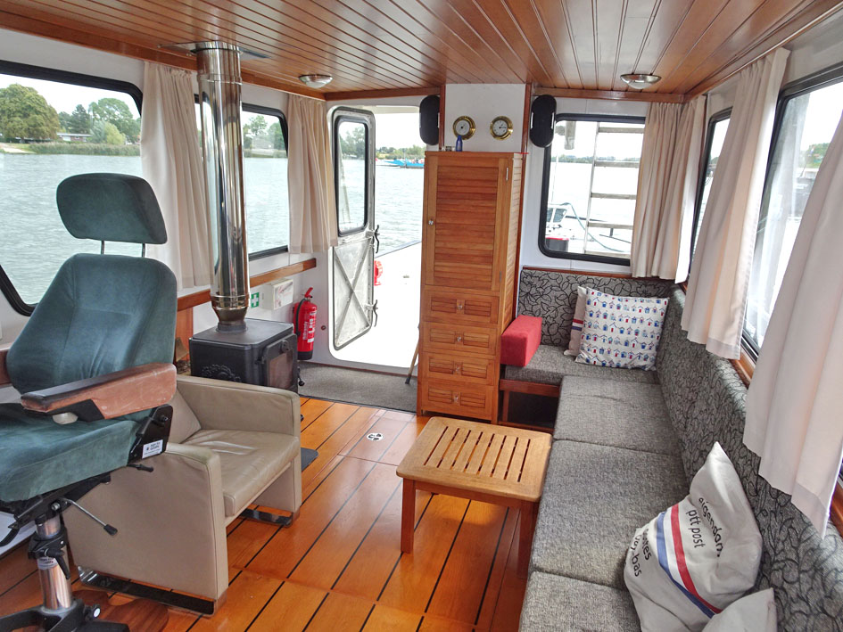ex Patrouille vaartuig / Varend Woonschip 18.26 met UBC