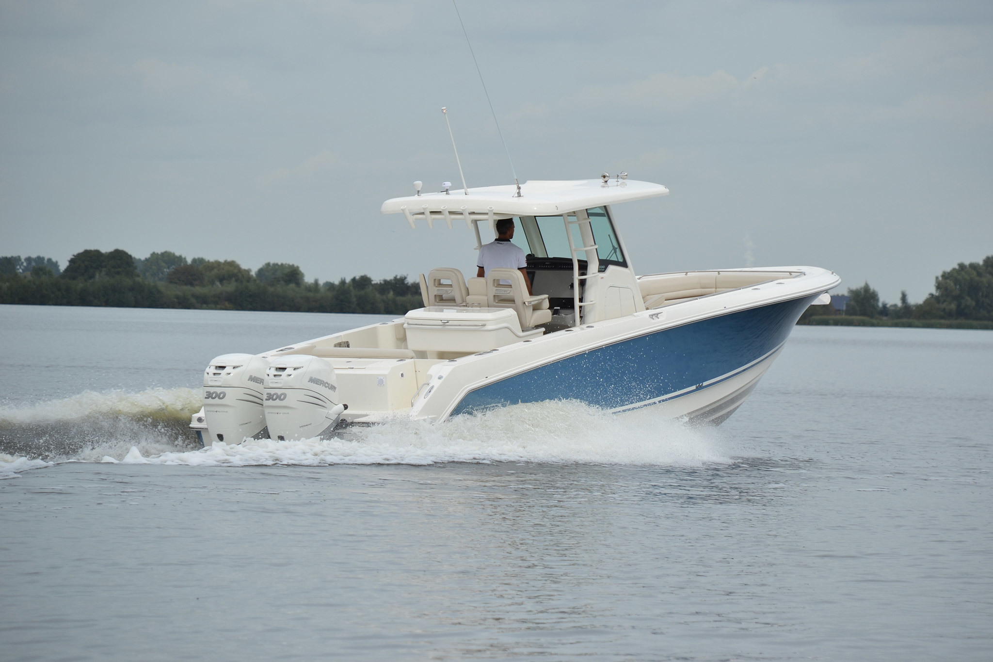 Boston Whaler 330 Outrage
