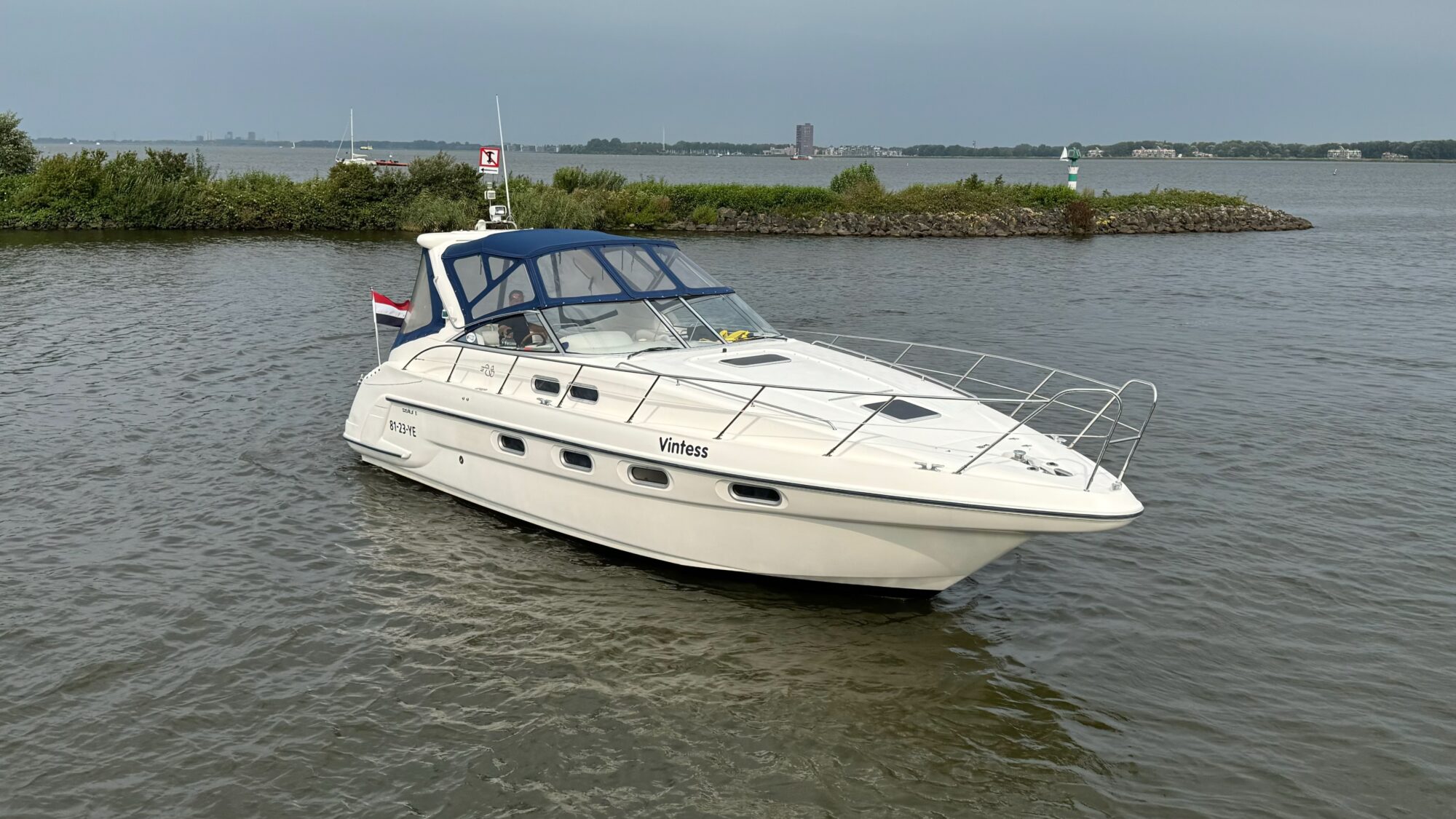 Sealine S37