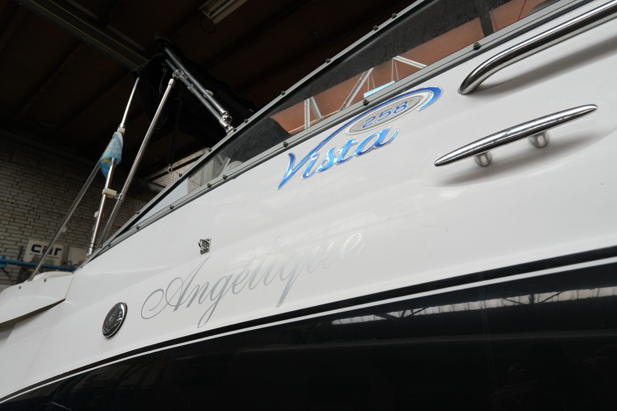 Four Winns 258 Vista