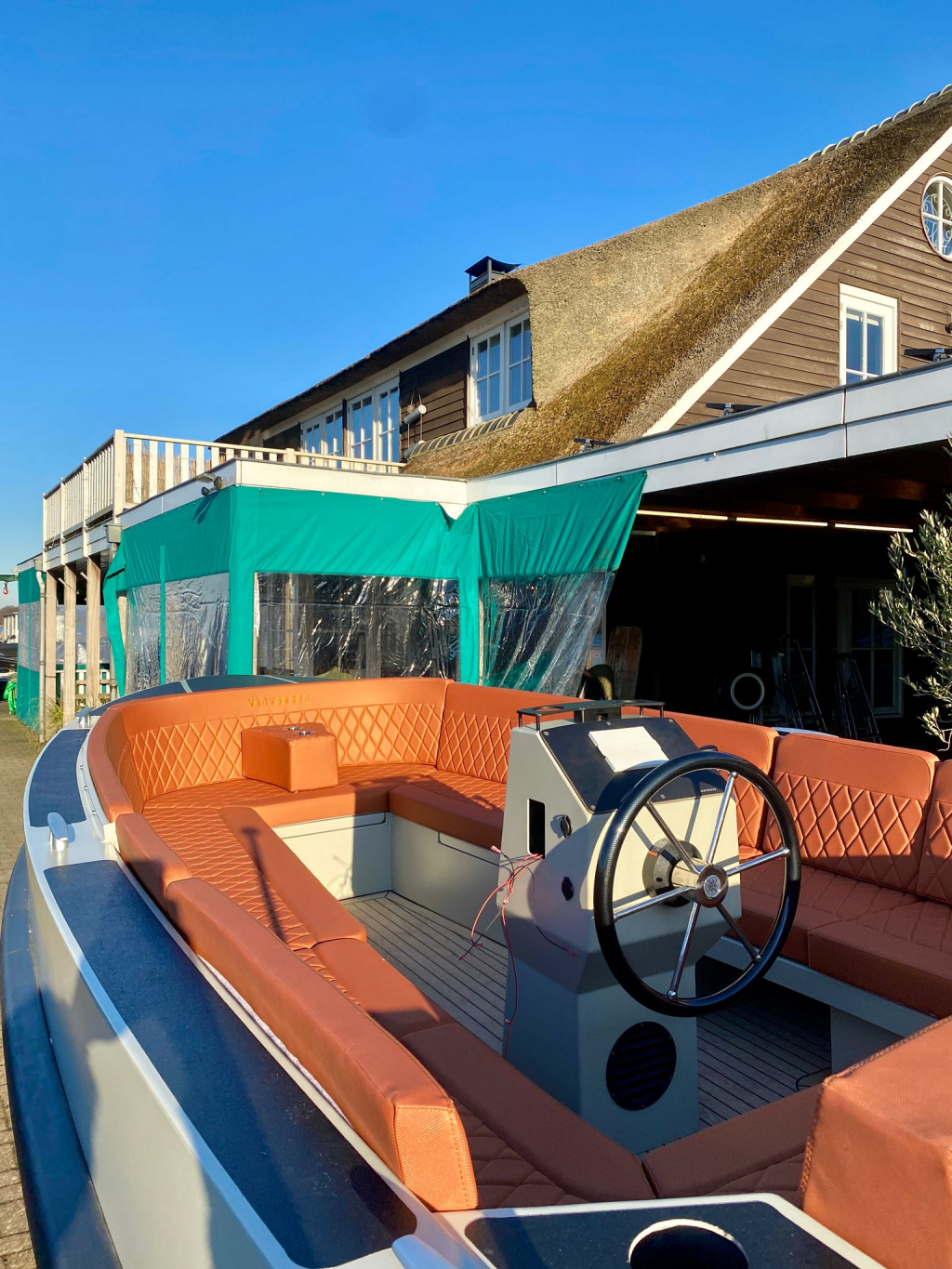 Van Vossen 650 e tender Electra Gray