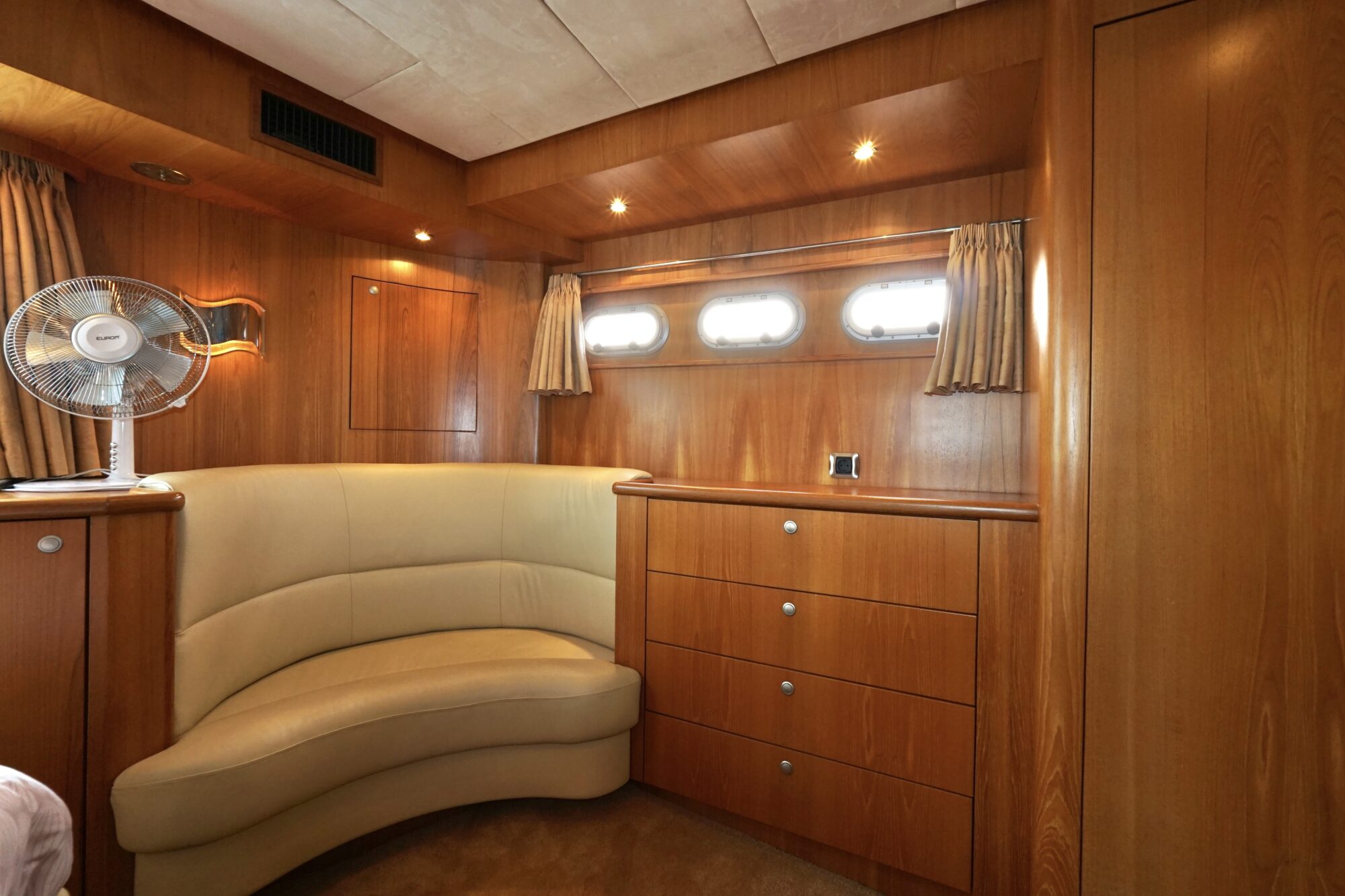 Van den Hoven Exclusive 18.00 VS