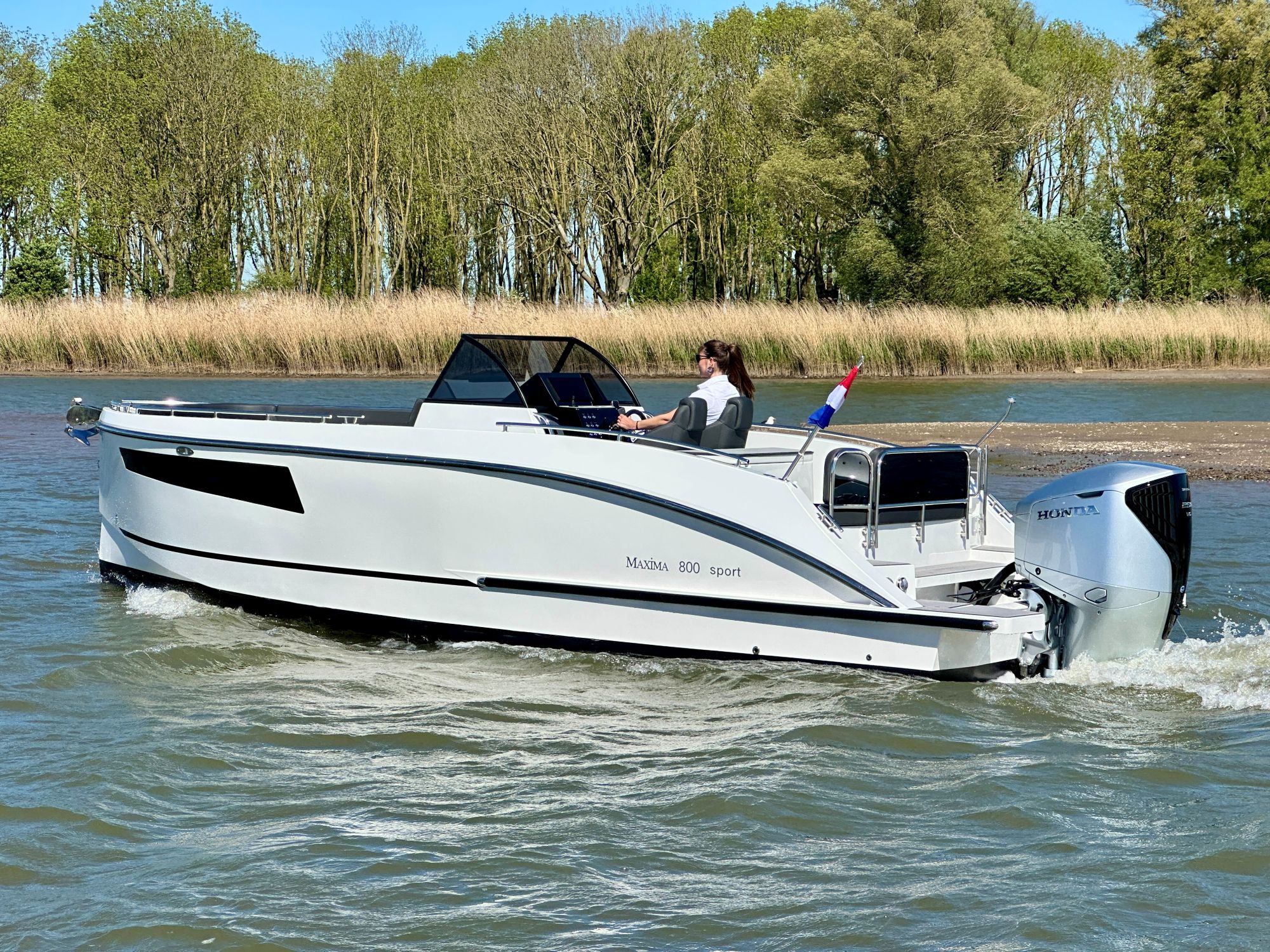 Maxima Boats 800 sport met een Honda 250 pk