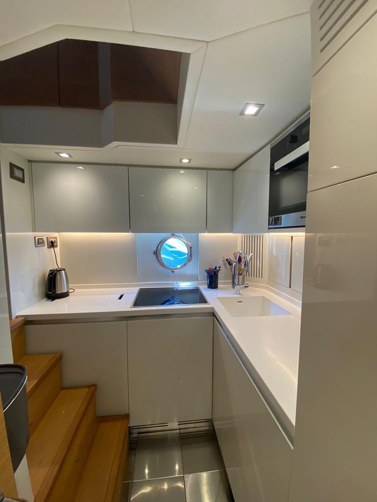 Monte Carlo Yachts MCY 76