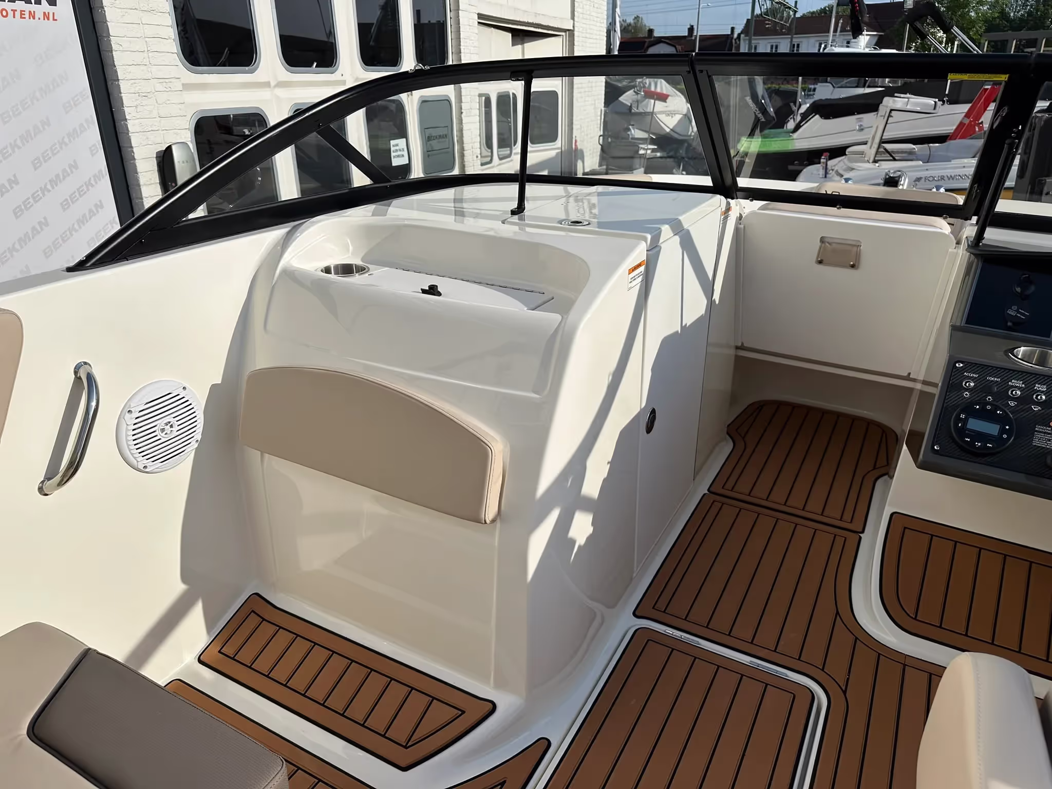 Bayliner VR6 Bowrider