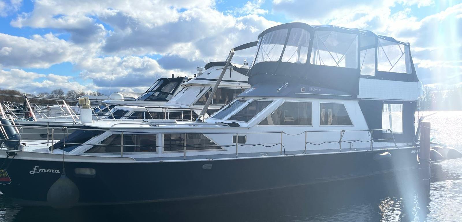 Veerdörn 13.00 Flybridge Veerdörn 13.00 Flybridge