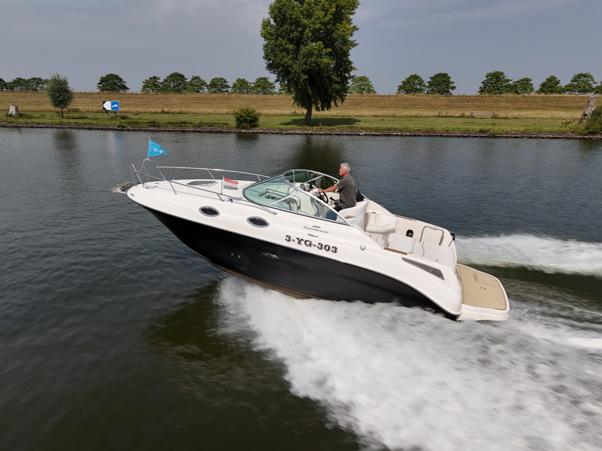 Sea Ray 255 Sundancer