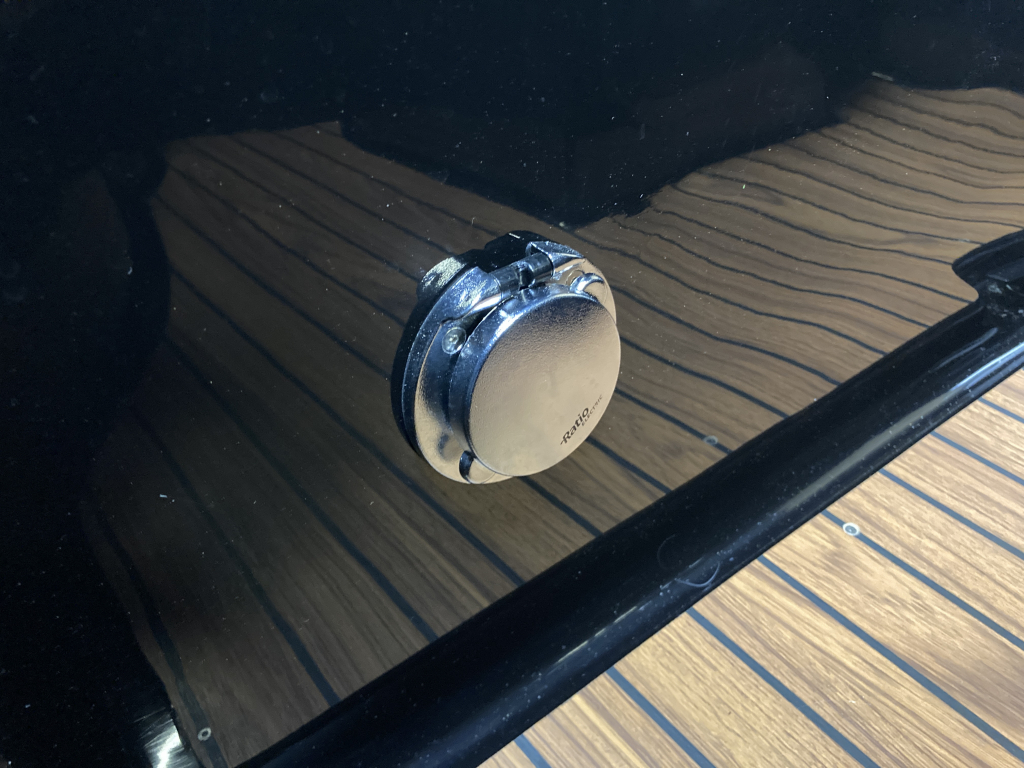 Amigo 485 S Black Edition + Navy 3.0 fluistersloep