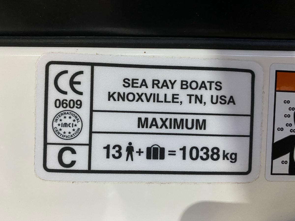 Sea Ray 230 SPX Bowrider