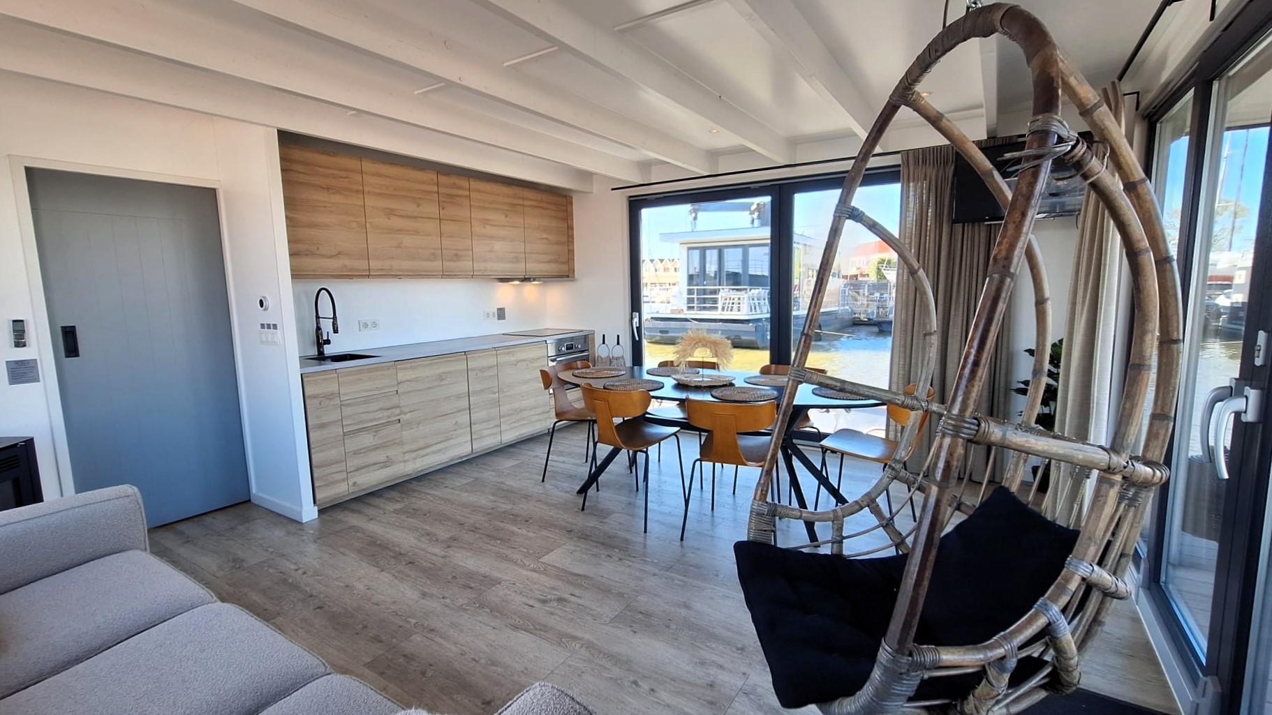 Surla 15 Houseboat Zelfvoorzienend