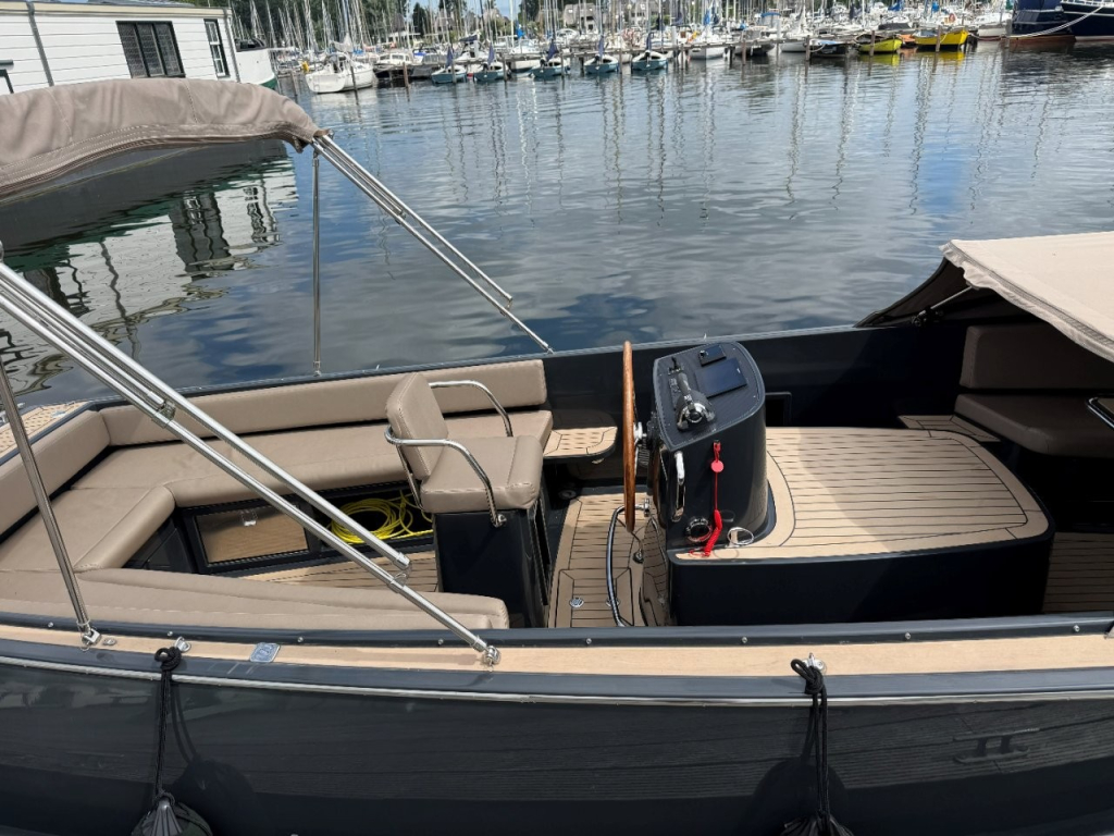 AdmiralsTender C28