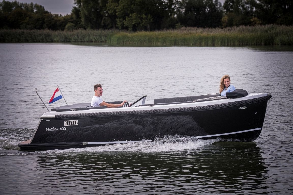 Maxima 600 tender
