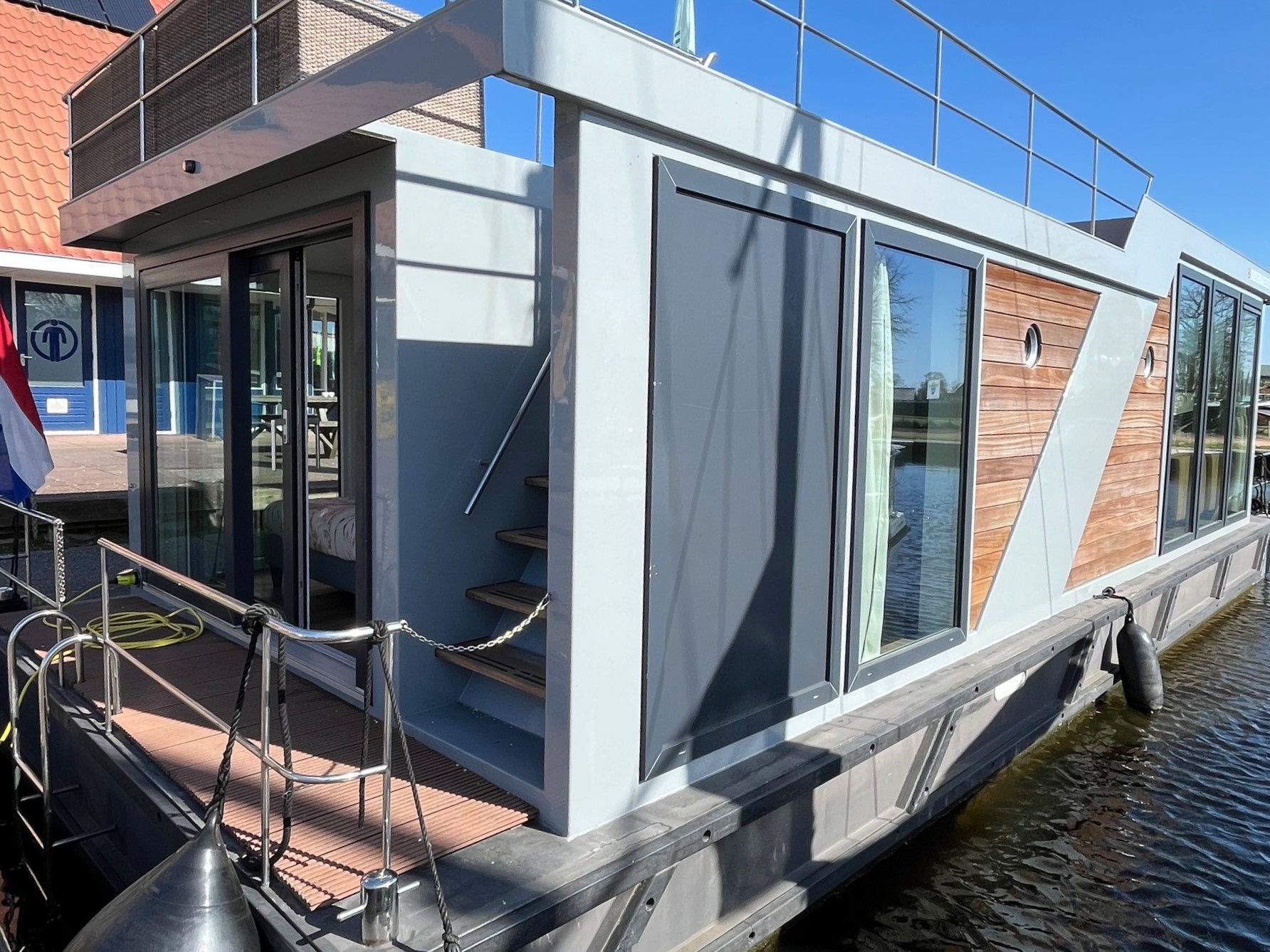 Houseboat Friesland 12.75 X 4.50 (inboard Engine)