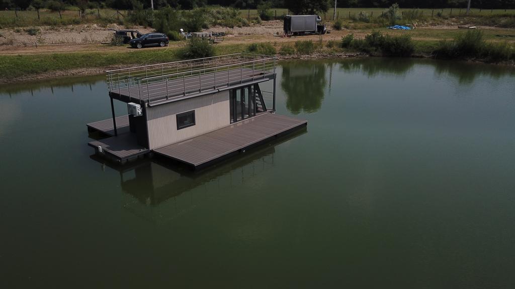 Shogun Mobile Houseboat