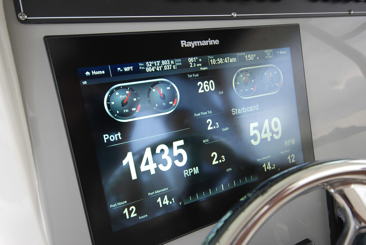 Boston Whaler 330 Outrage