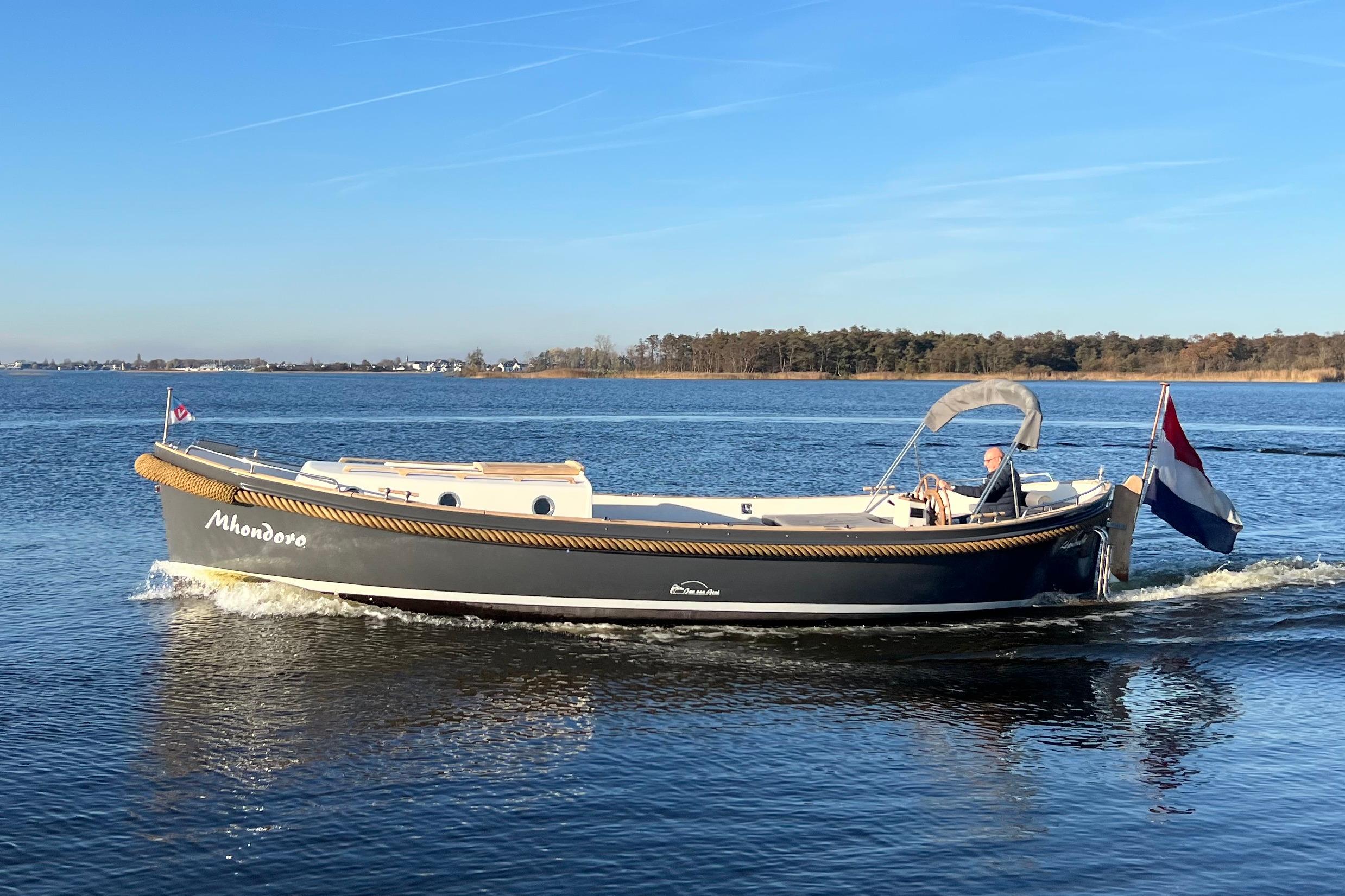 Jan Van Gent 10.35 Cabin