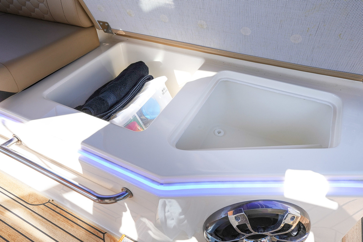 Sea Ray Sundancer 290