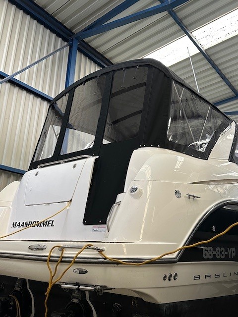 Bayliner 320 met 2x 260 pk Mercruiser van bouwjaar 2008!