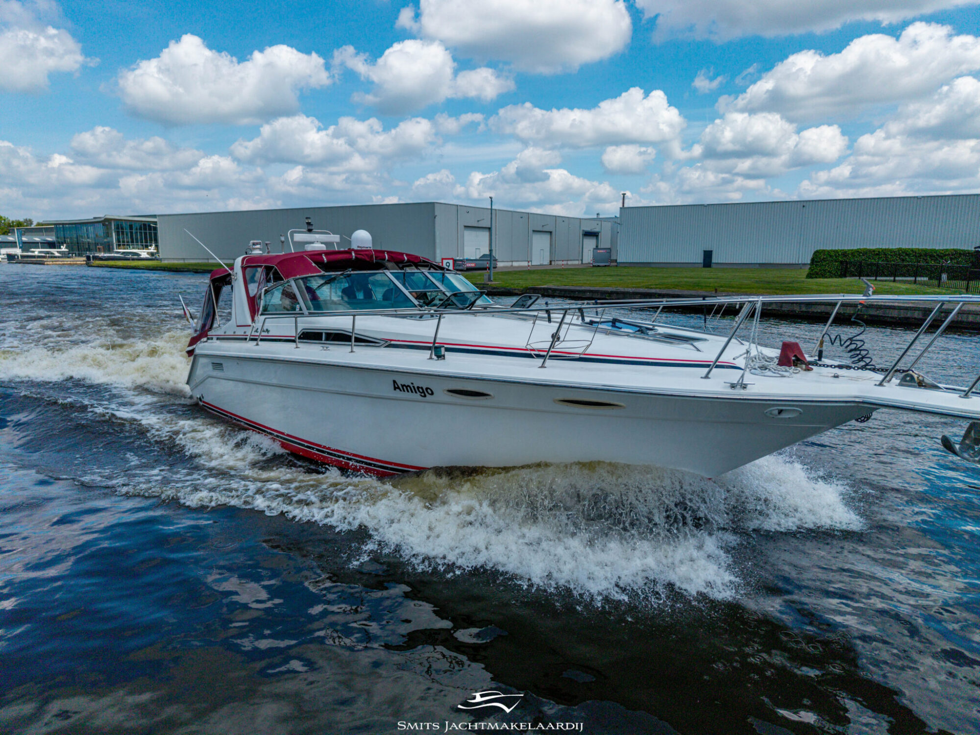 Sea Ray 370 Express Cruiser