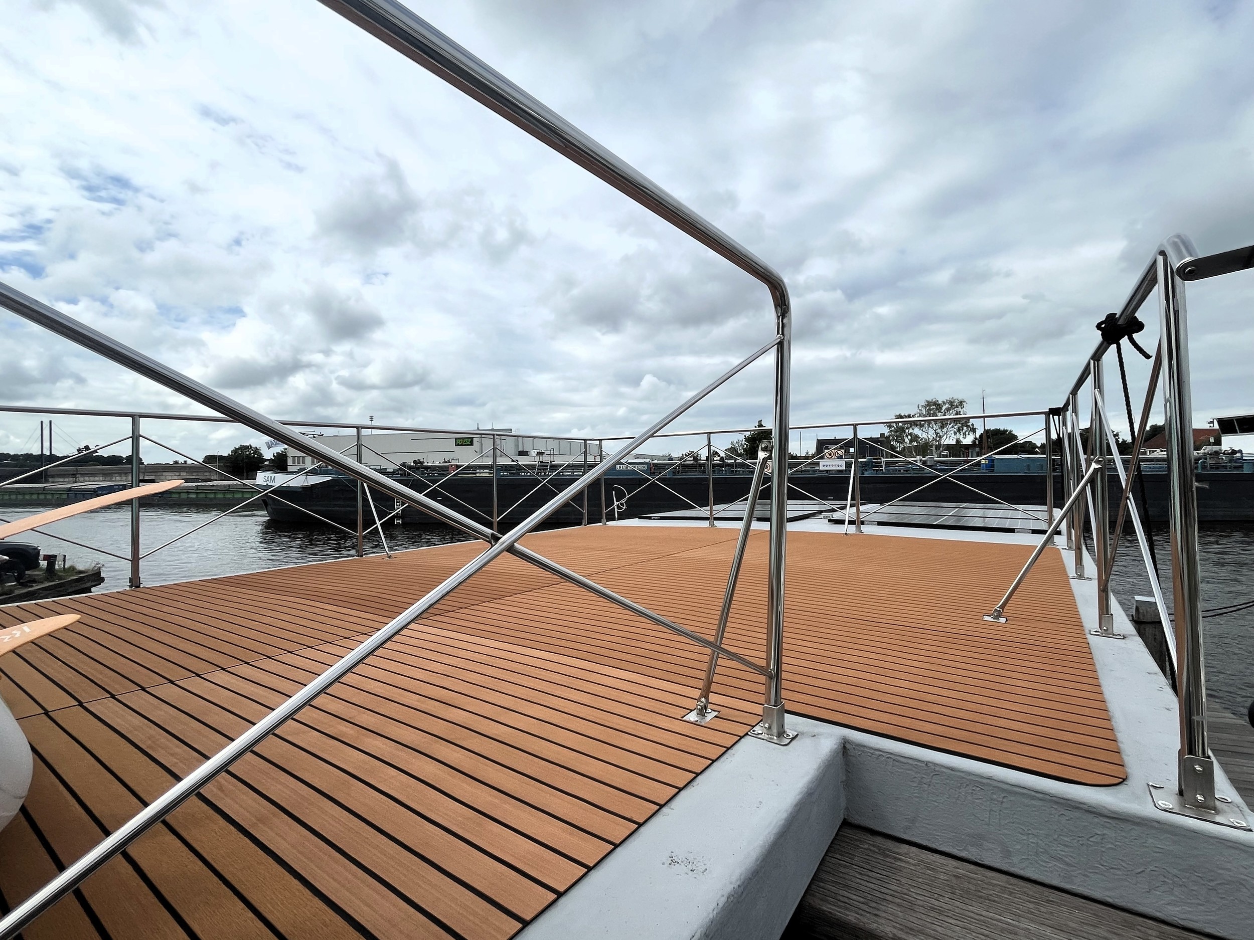 Campi 400 Houseboat (special 1 Sleepingroom))