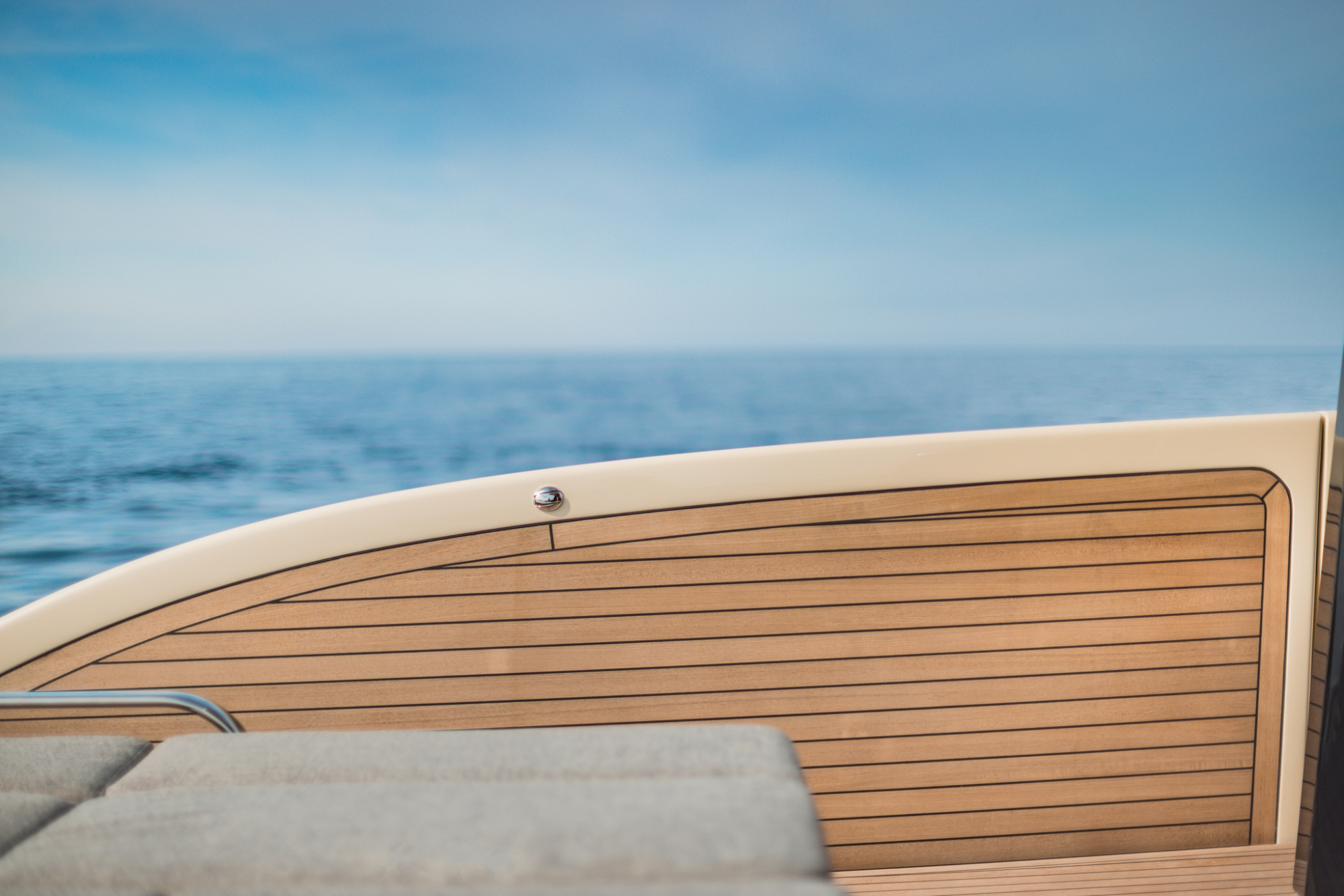 Invictus yachts Invictus ST550 met 2x 950 pk Volvo IPS direct leverbaar