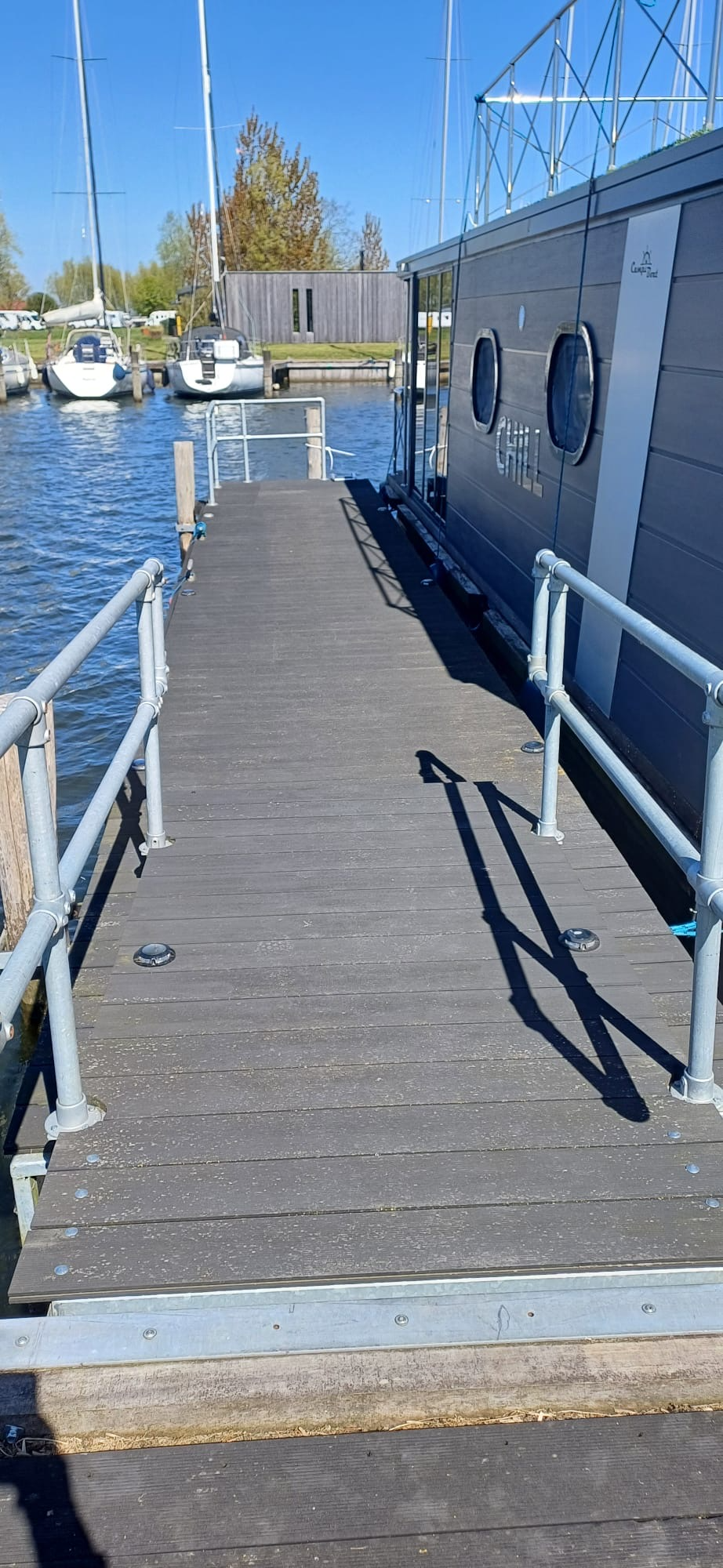Campi 400 Houseboat Warns, Mooie Ligplaats