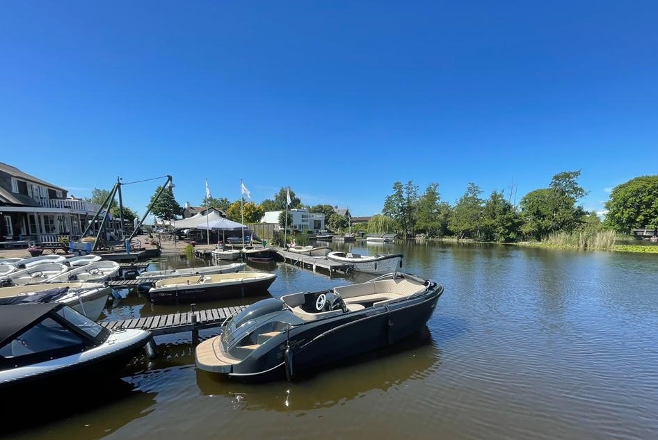 Oud Huijzer 600 Tender