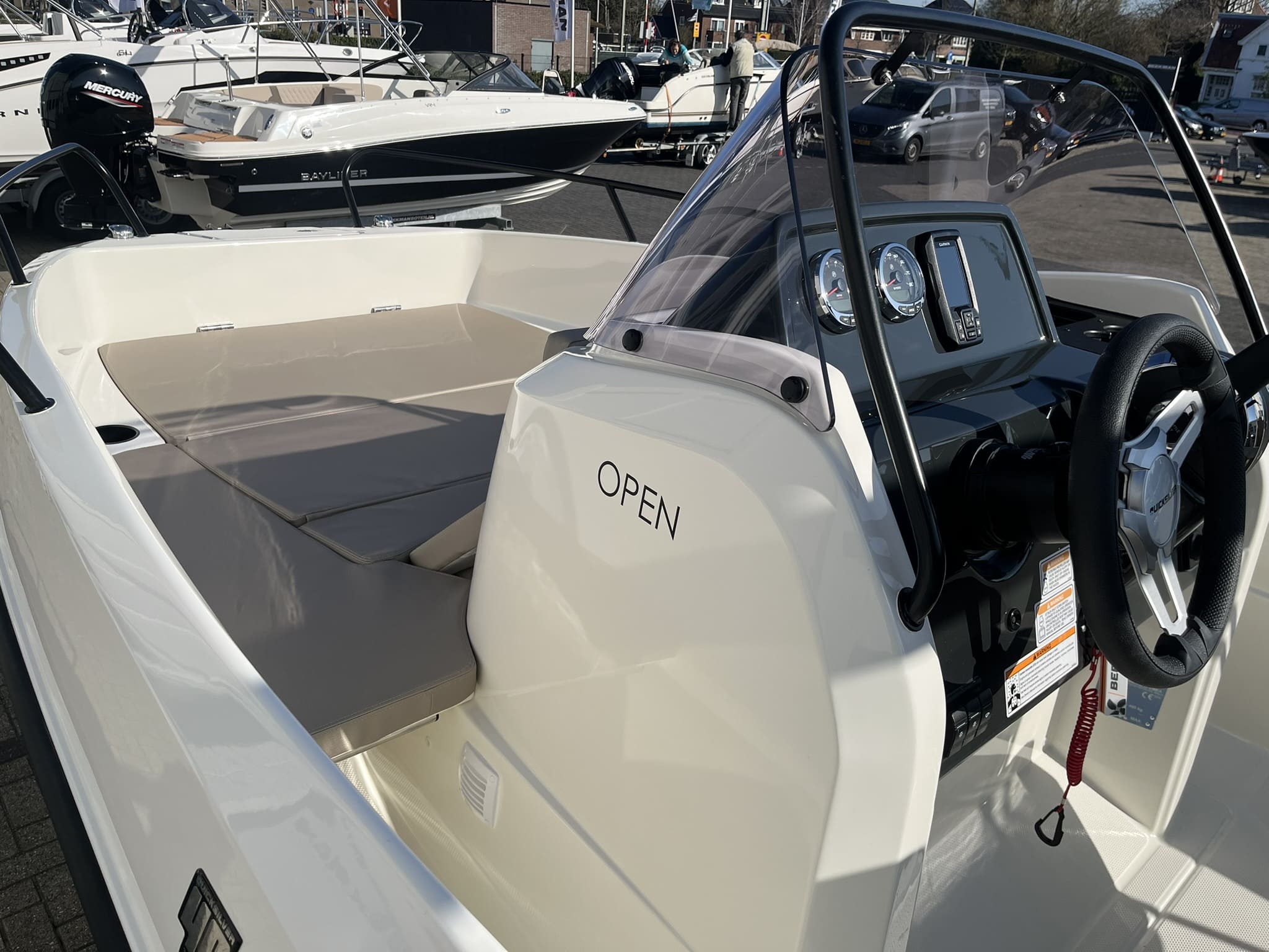 Quicksilver 555 Open