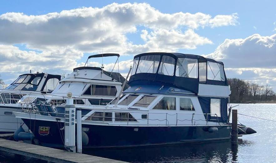 Veerdörn 13.00 Flybridge Veerdörn 13.00 Flybridge