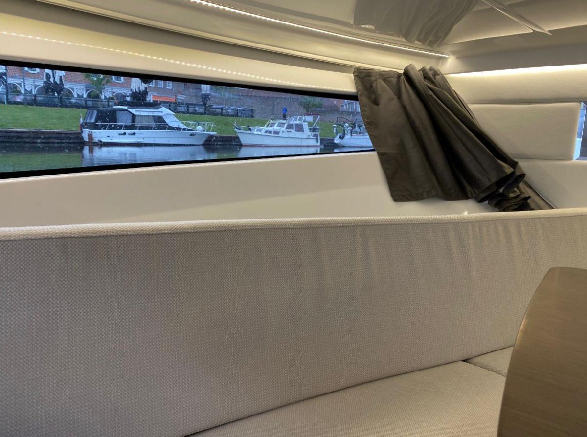 Jeanneau Cap Camarat 9.0 Walk Around