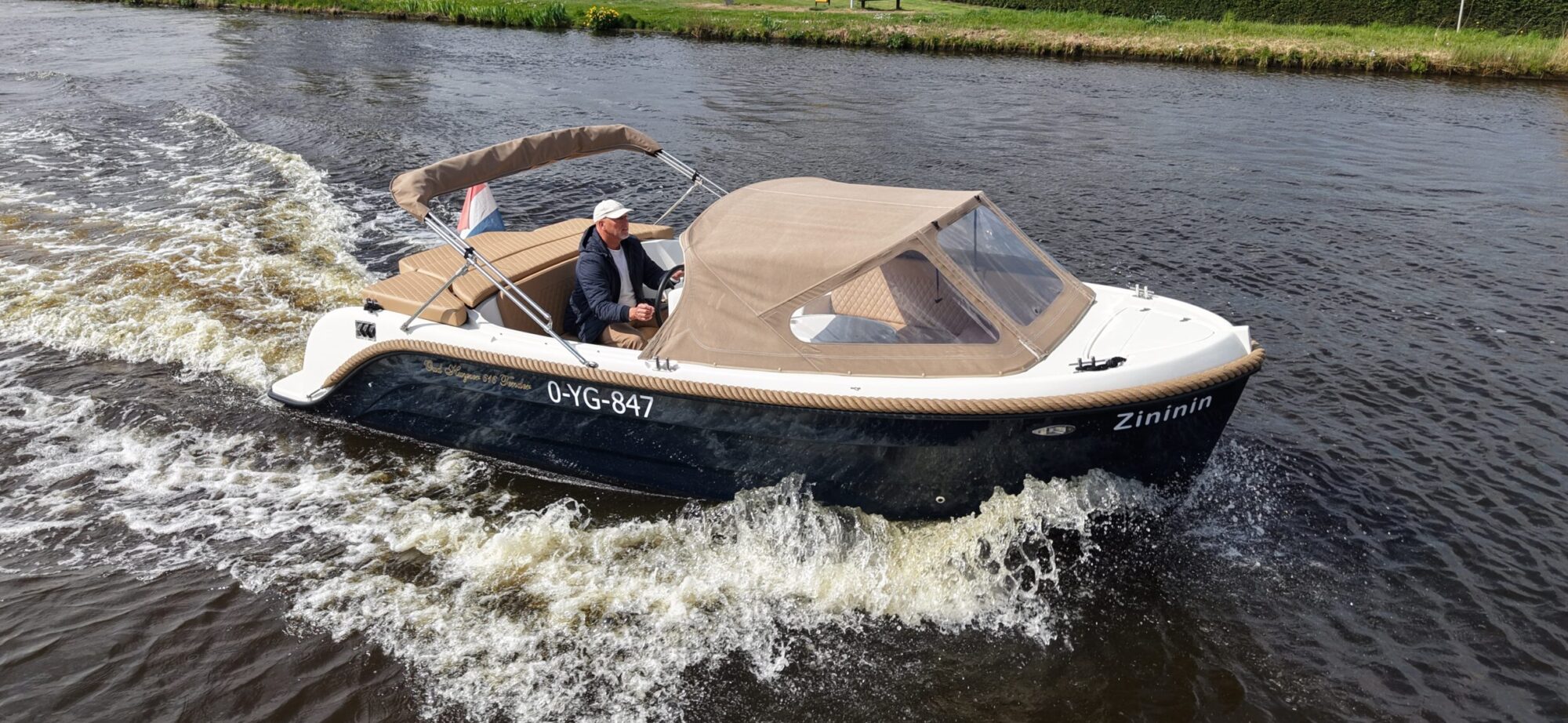 Oud Huijzer 616 Tender