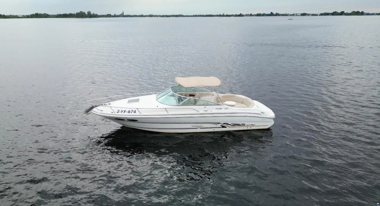 Sea Ray 280 SunSport Cuddy Cabin