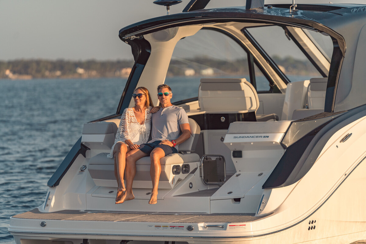 Sea Ray Sundancer 370