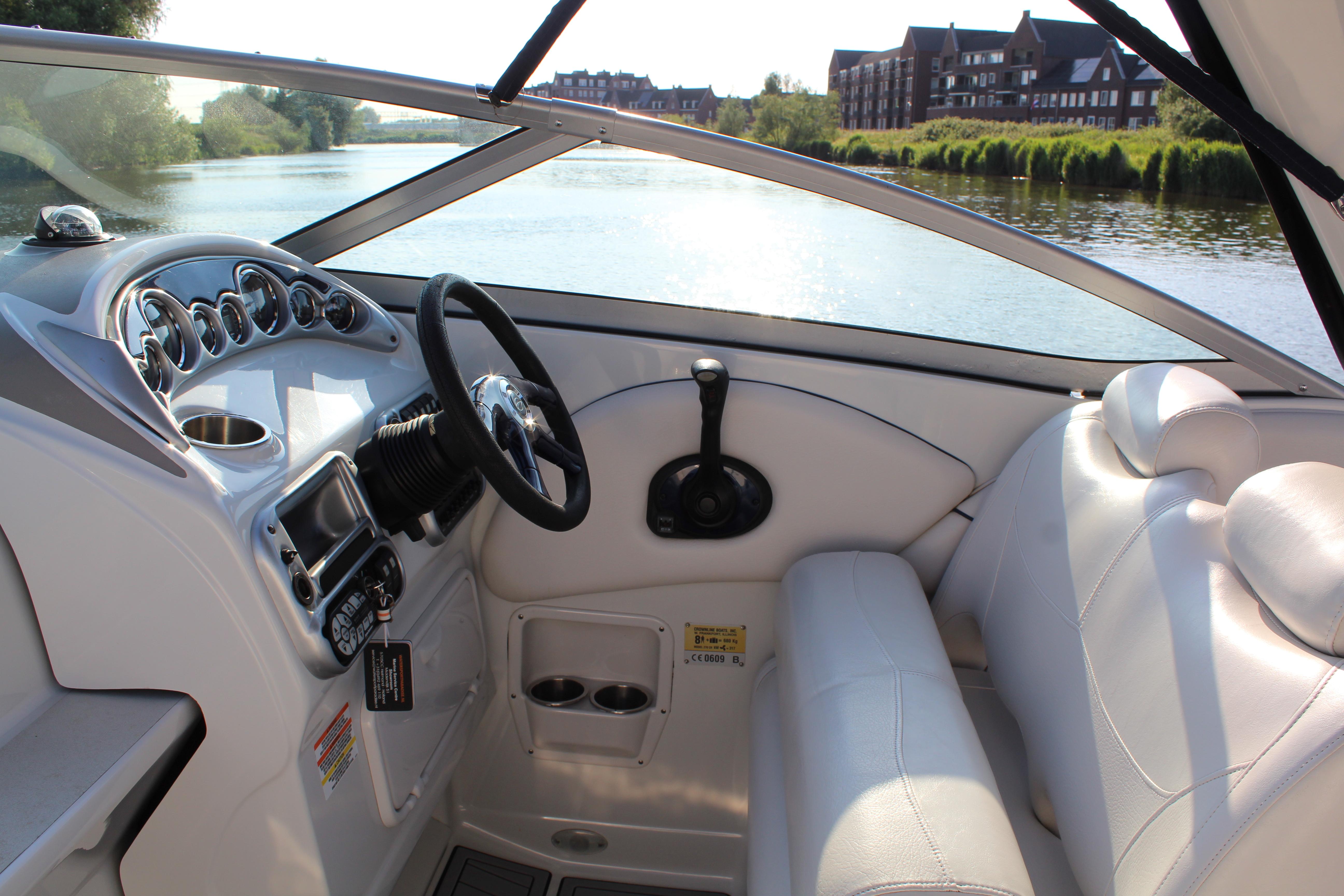 Crownline 270 CR