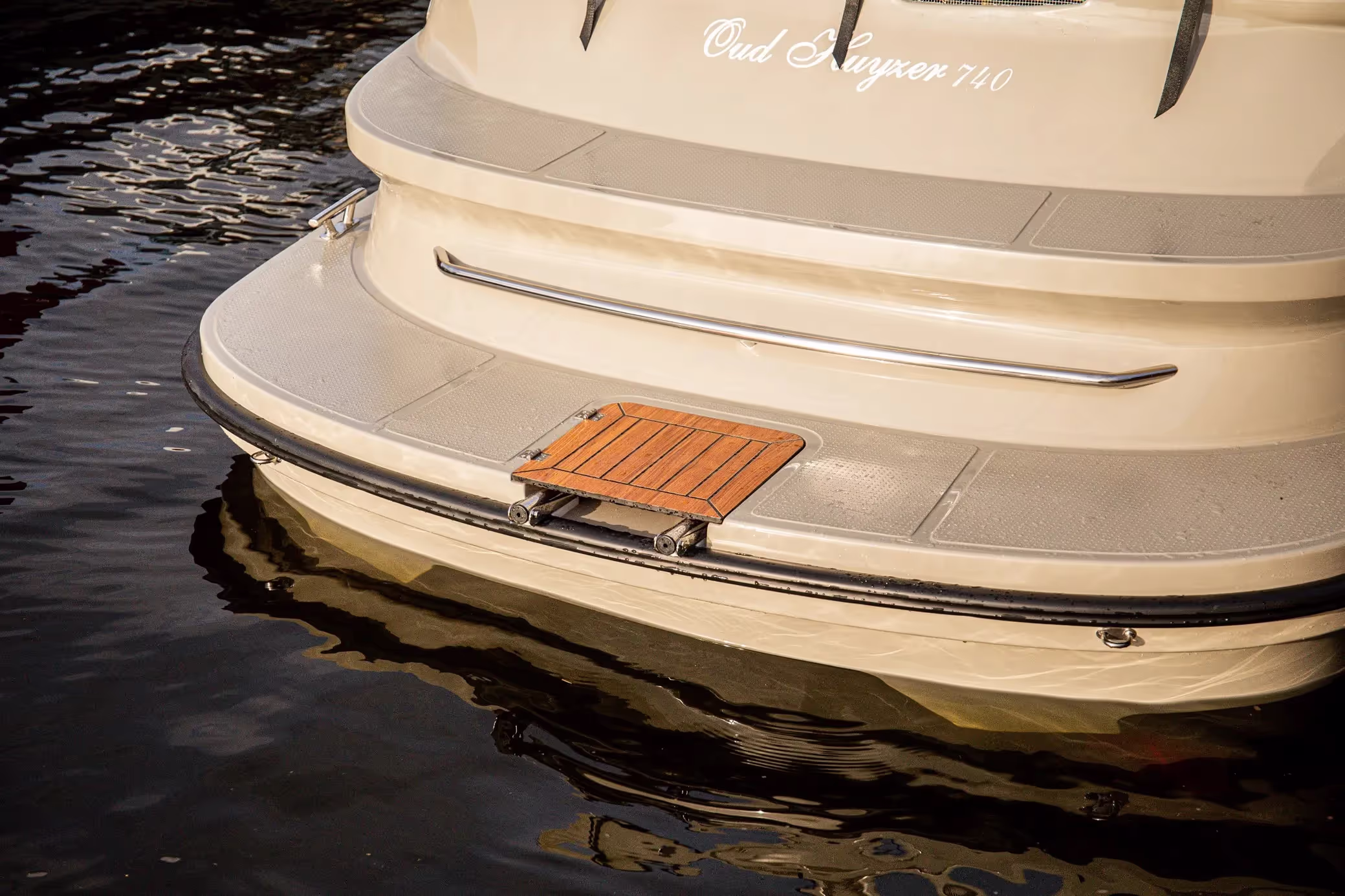 Oud-huijzer 740 Tender