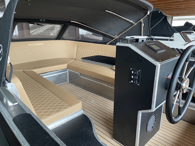 Van Vossen 595 plugin e tender