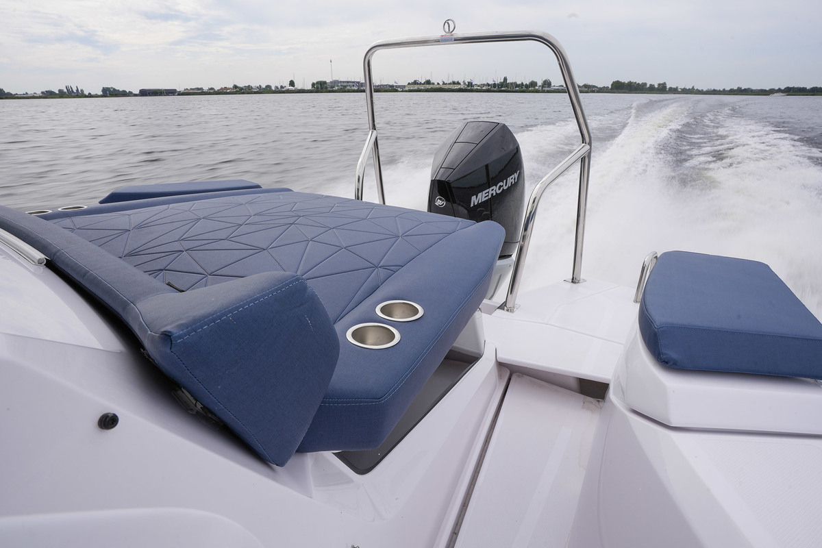 Axopar 29 XC Cross Cabin