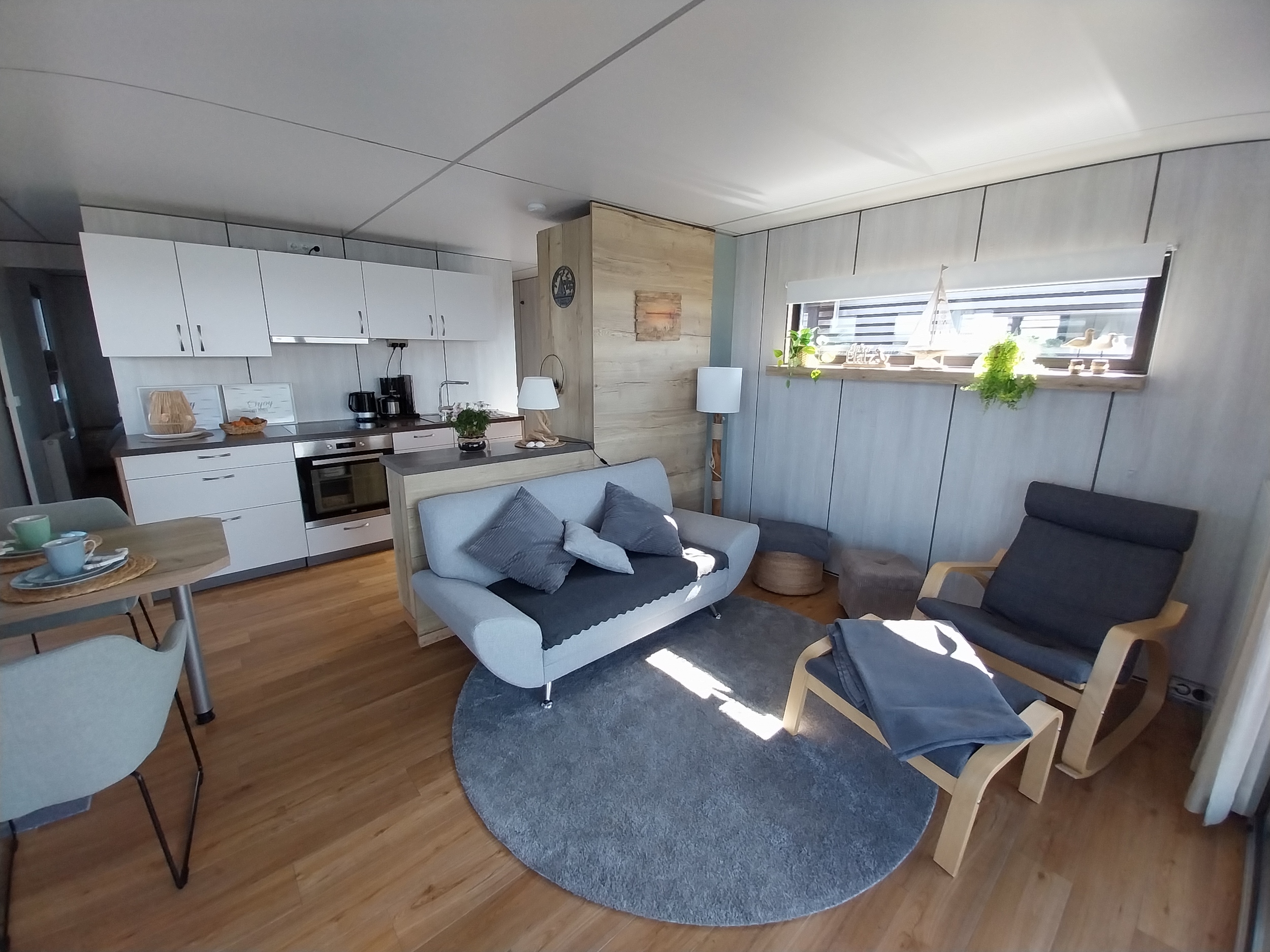 HT4 Houseboat Lelystad Ligplaats
