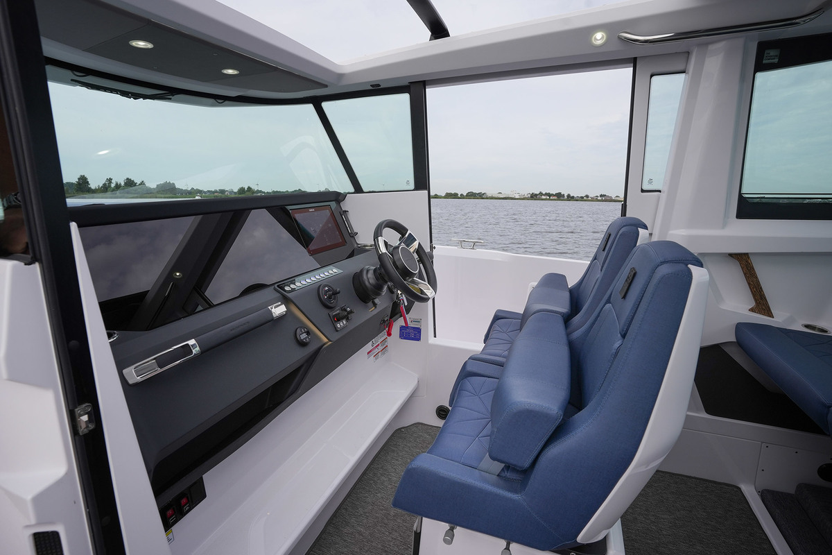 Axopar 29 XC Cross Cabin